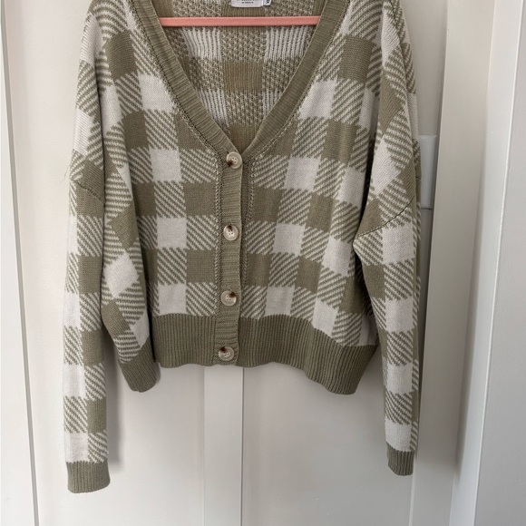 Chic Soul Sweaters - Chic Soul Sage Green & White Plaid V-Neck Cardigan XL | Cozy Layering Top